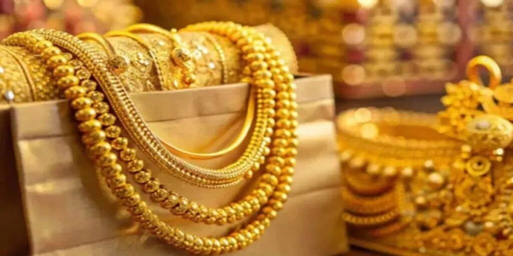 Gold Rate Today: सोने की कीमत ने तोड़ा रिकॉर्ड, भारत में पहली बार 1,10,000 रुपये का आंकड़ा पार