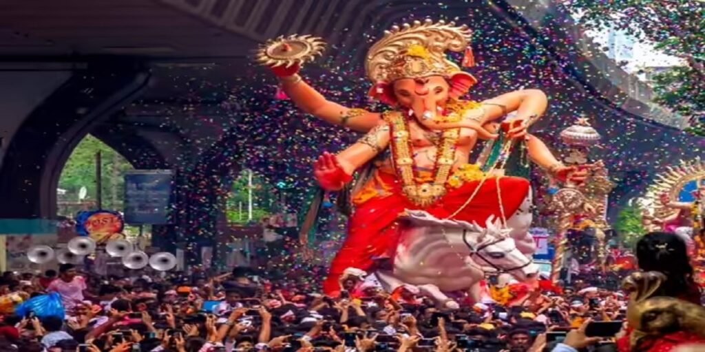 Raipur Ganesh Visarjan : राजधानी में आज निकलेगी गणेश विसर्जन झांकियां, 1800 जवानों की तैनाती; चप्पे-चप्पे पर रहेगी निगरानी
