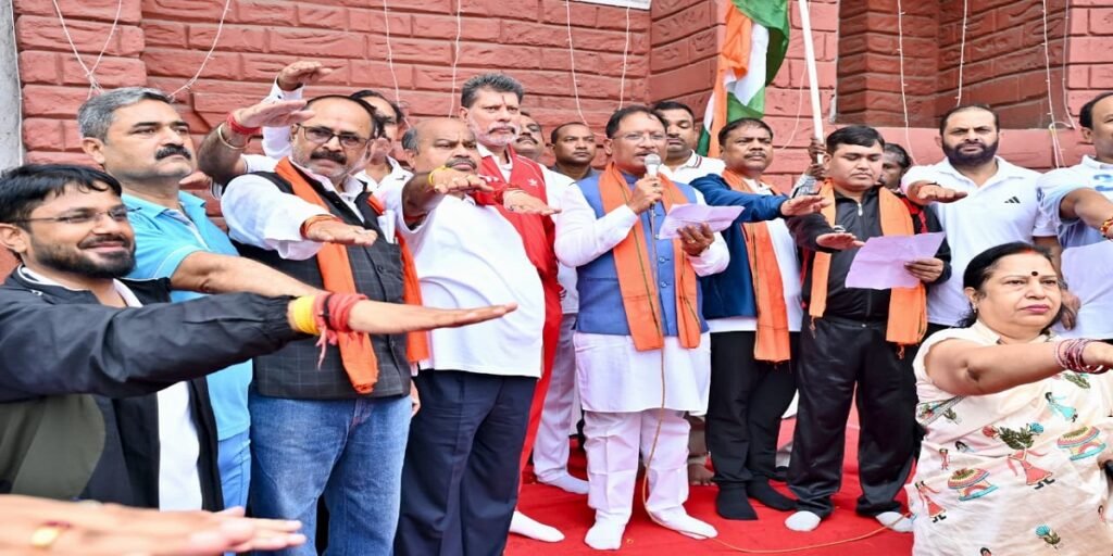 राष्ट्रीय एकता दिवस पर मुख्यमंत्री विष्णु देव साय ने सरदार पटेल को दी श्रद्धांजलि, कहा – अखंड भारत के शिल्पी थे लौहपुरुष