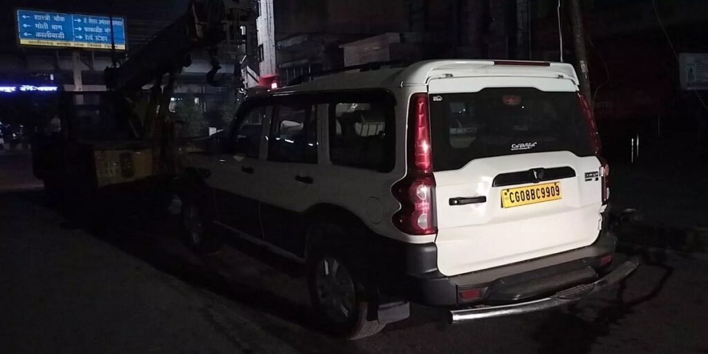 CG News : रायपुर में उद्योग मंत्री की पायलट स्कॉर्पियो अनियंत्रित होकर डिवाइडर से टकराई, चालक नशे में धुत पाया गया