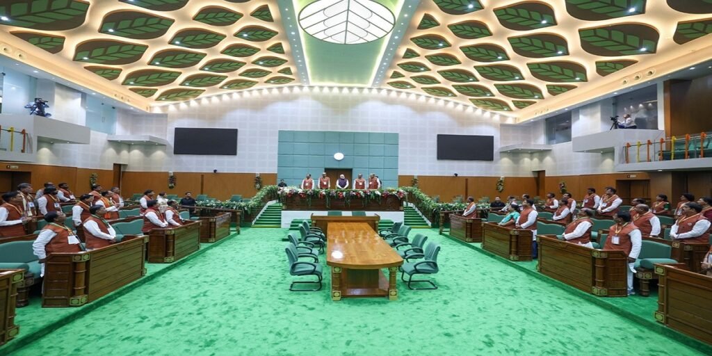 CG Winter Session: छत्तीसगढ़ विधानसभा का शीतकालीन सत्र 14 दिसंबर से, पहली बार रविवार को होगी शुरुआत