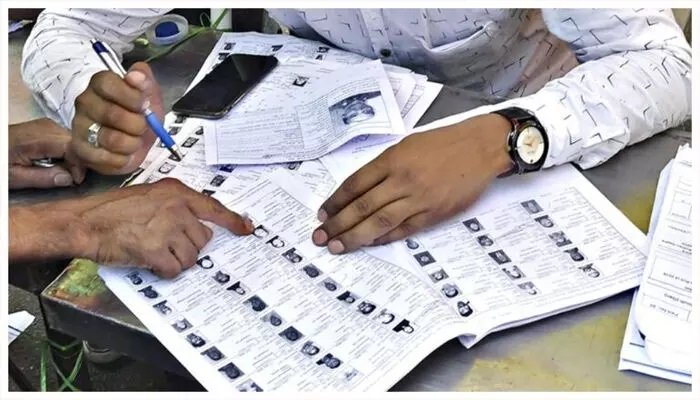 SIR Draft Electoral Roll: तीन राज्यों और एक केंद्र शासित प्रदेश से 95 लाख मतदाताओं के नाम कटे, चुनाव आयोग ने जारी की ड्राफ्ट सूची