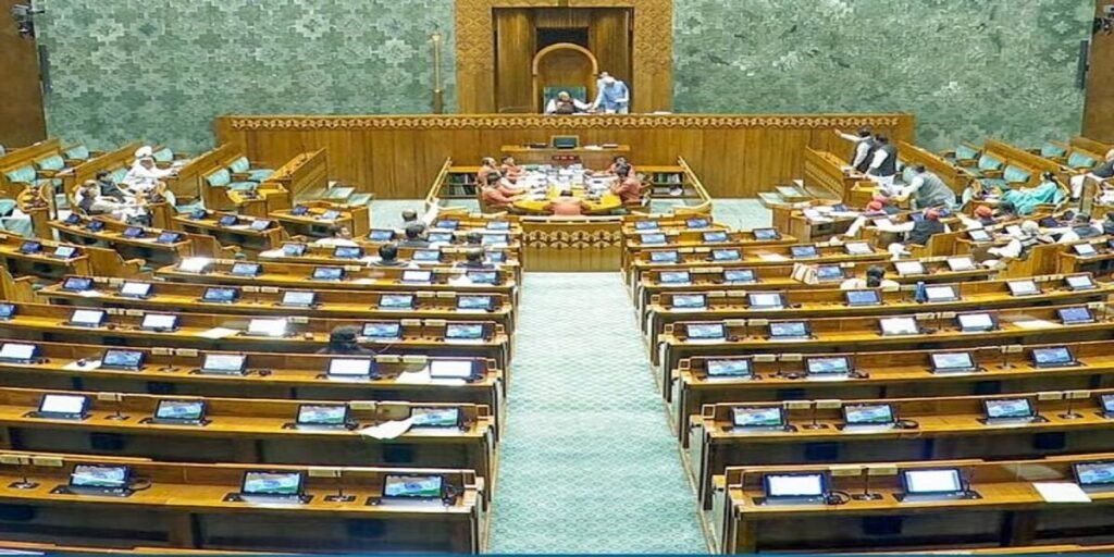 Parliament Winter Session 2025: संसद का शीतकालीन सत्र गरमाया… SIR मुद्दे पर भारी हंगामा, लोकसभा दोपहर 2 बजे तक स्थगित