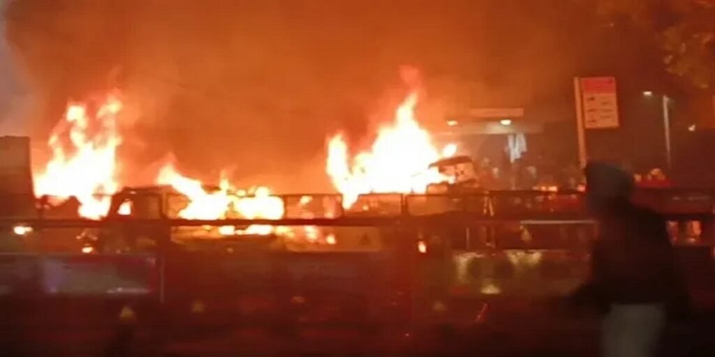 स्विट्जरलैंड में न्यू ईयर पर बड़ा हादसा: क्रांस मोंटाना के लग्जरी बार में विस्फोट, कई लोगों की मौत की आशंका